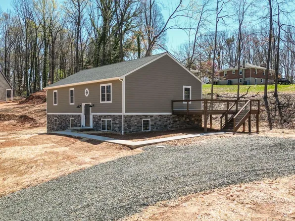 138 Shannon Dr, Madison Heights, VA 24572