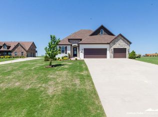 2296 Riverwater Ln, Fayetteville, AR 72703