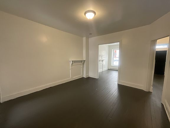 4th image of 301 N Newberry St