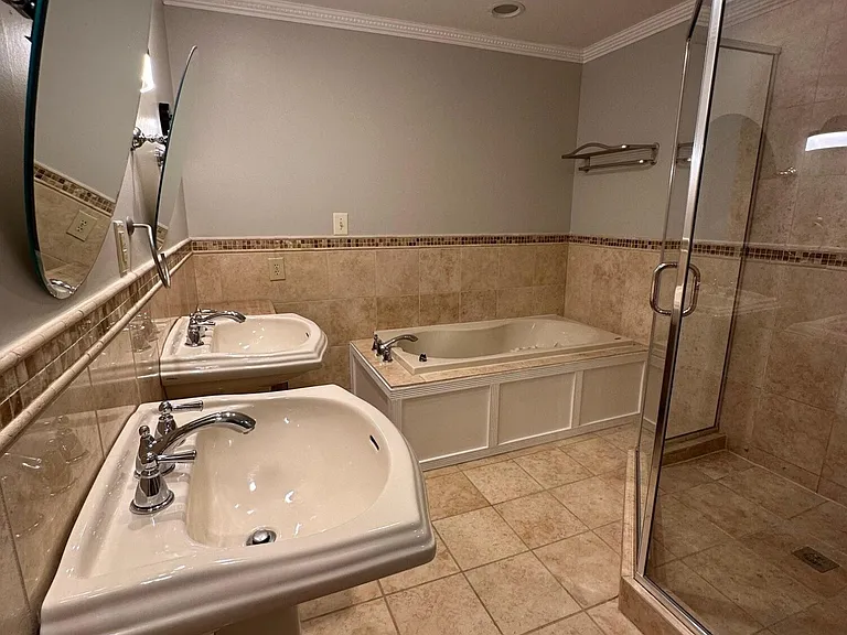 3505 Lakeside Ct — Photo 32