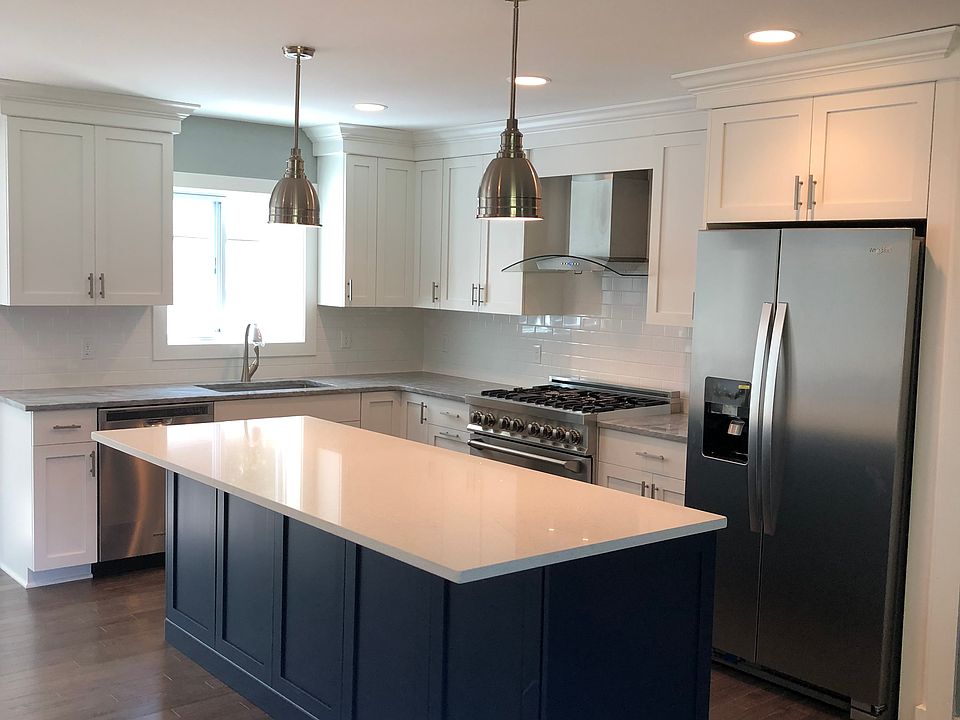 2nd image of 3453 Weygant Dr