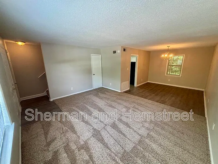 2738 Blount Ave #9 — Photo 4