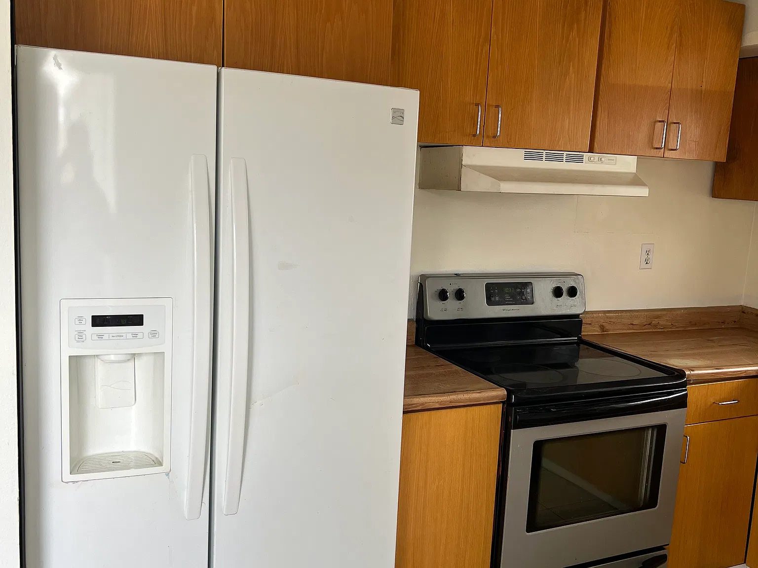 2 Bedrooms, 1 bath Apartment — Photo 3