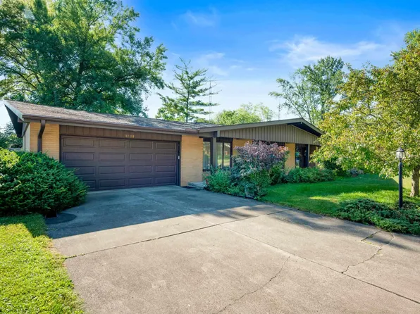 1208 N Greenbriar Rd, Muncie, IN 47304