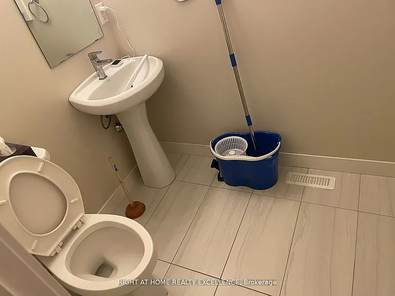 893 Sarnia Rd — Photo 12