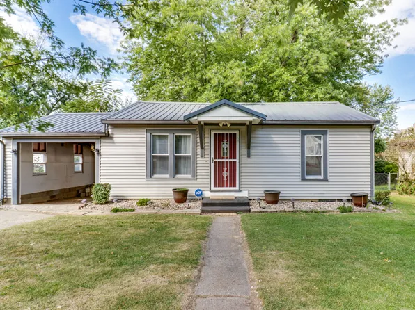 209 Reservoir Rd, Pekin, IL 61554