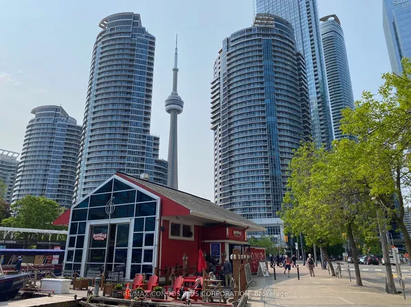 208 Queens Quay W #Penthouse 2, Toronto, ON M5J 2Y5