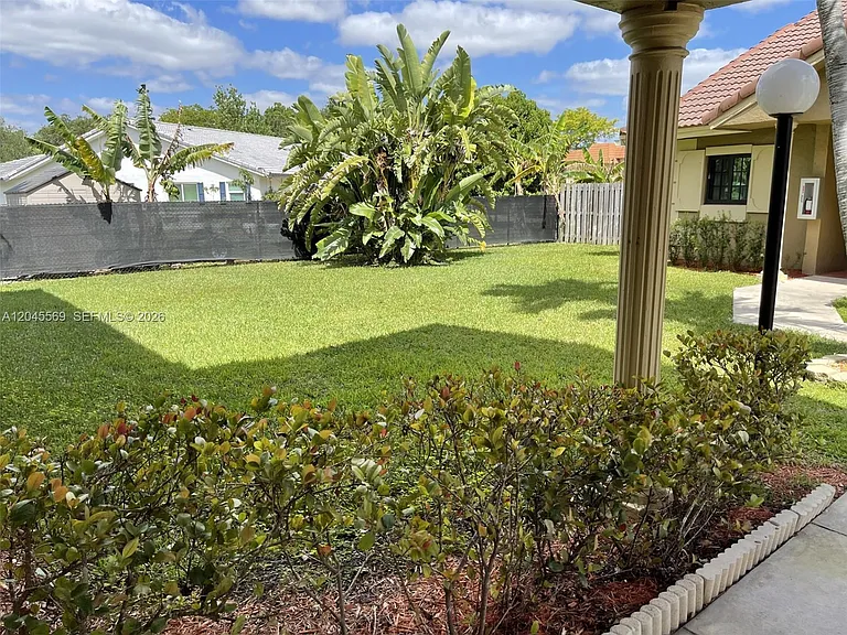2642 Riverside Dr #2642 — Photo 3