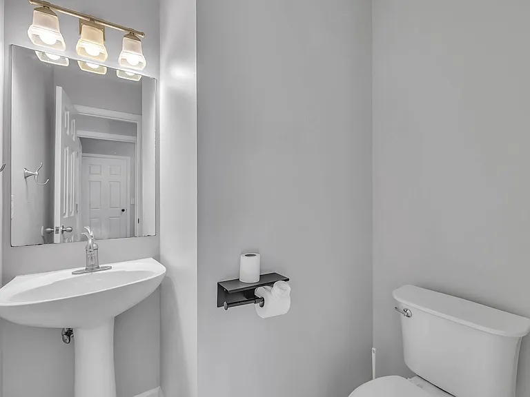 3418 Blaze Dr — Photo 10