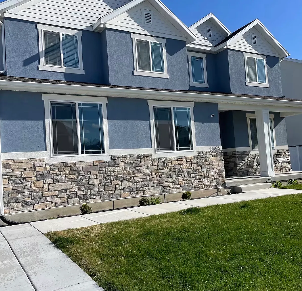 4 bed, 2.5 bath, 2392 sqft, $3,100 — Photo 1