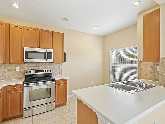 5th image of 152 Lake Monterey Cir