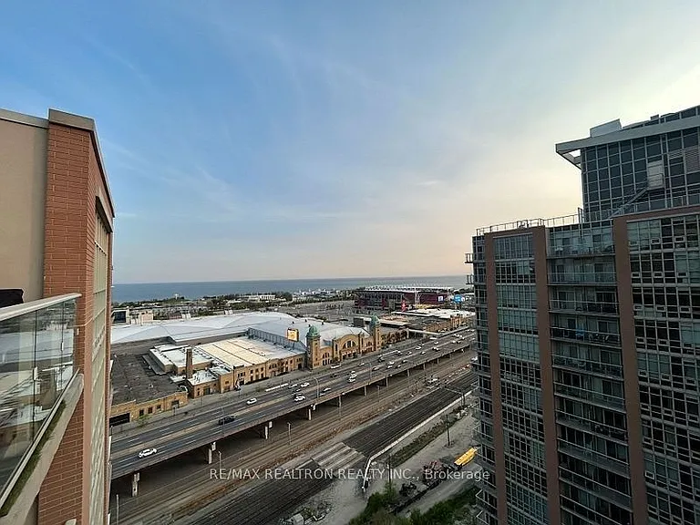 65 E Liberty St #1606 — Photo 10