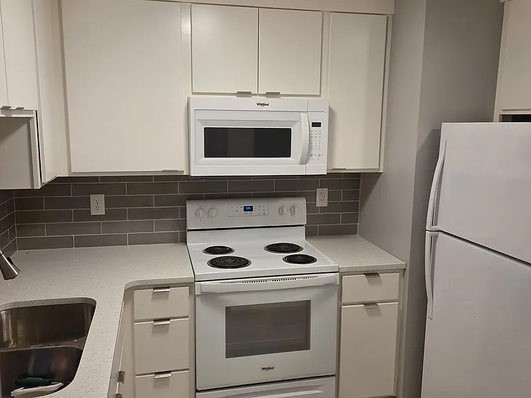 126 S Young St #124 — Photo 3