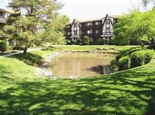 6719 Alpine Ln APT 1, Westmont, IL 60559