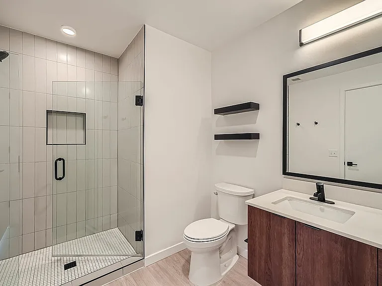 2059 19th St - Web Quality - 018 - 48 Studio 8 1002