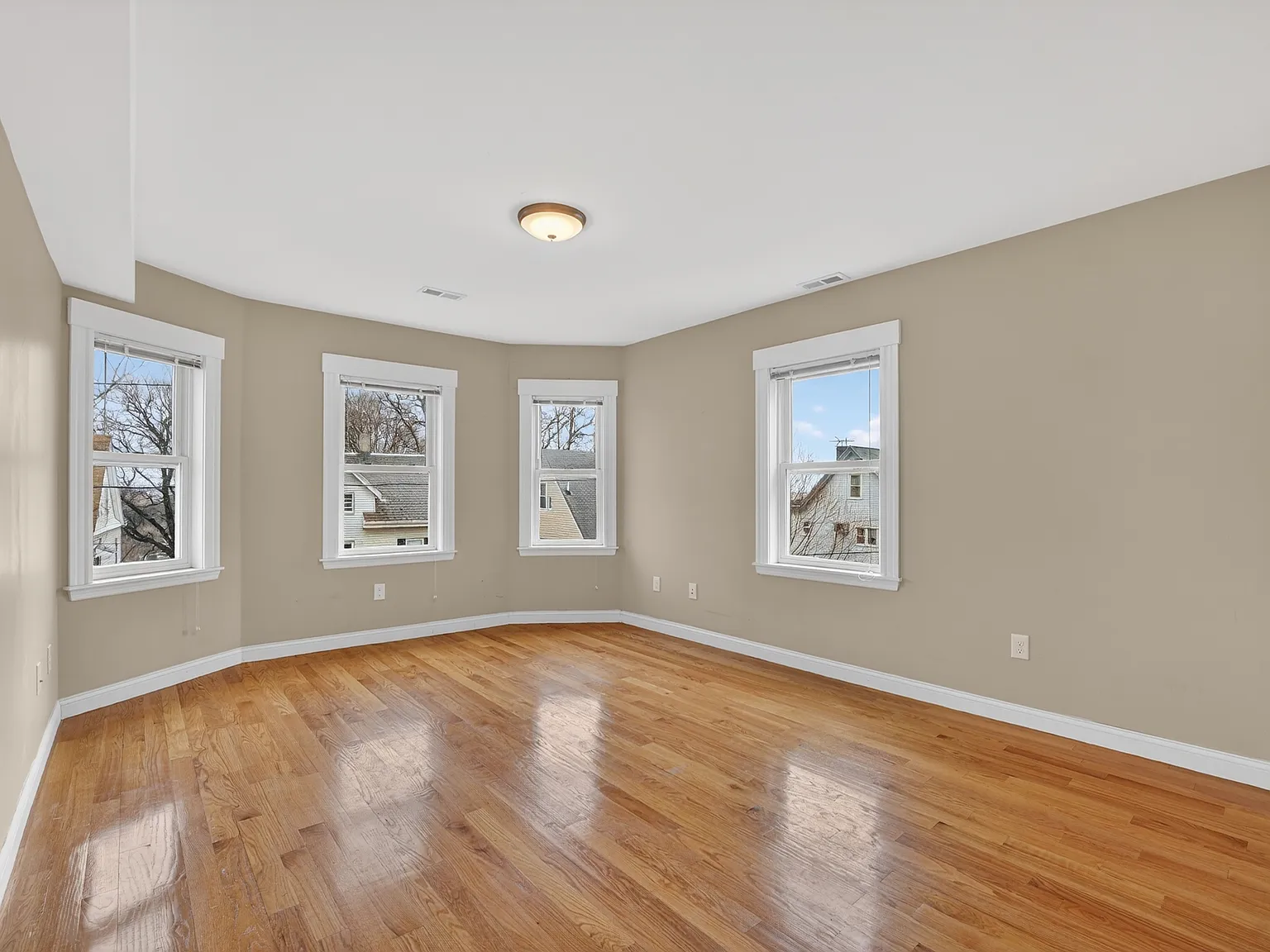 25 Main Street - Apt 3 — Photo 1