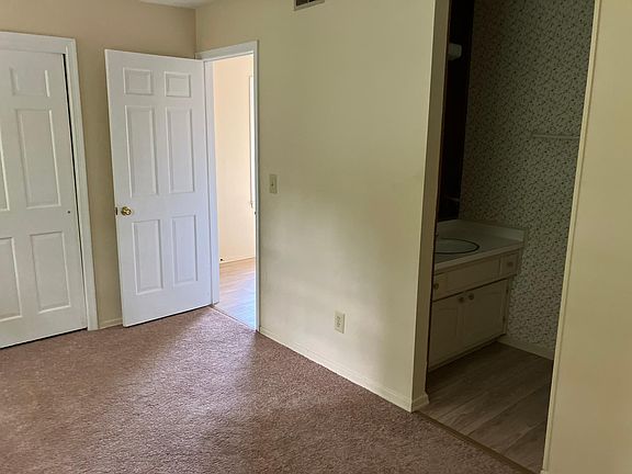 3rd image of 5011 F Lawndale Dr