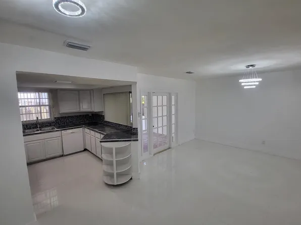 8139 SW 209th St, Cutler Bay, FL 33189