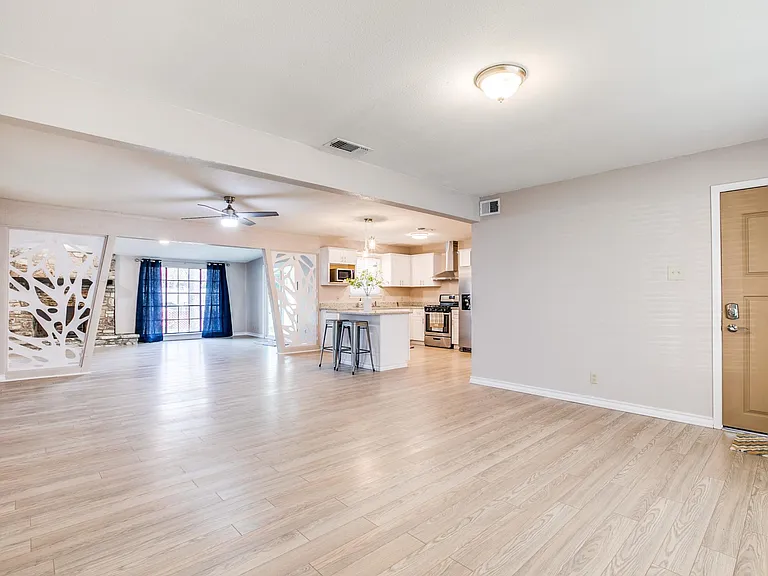 5715 Angie Pl — Photo 5