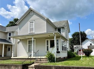 1146 Orchard St, Coshocton, OH 43812