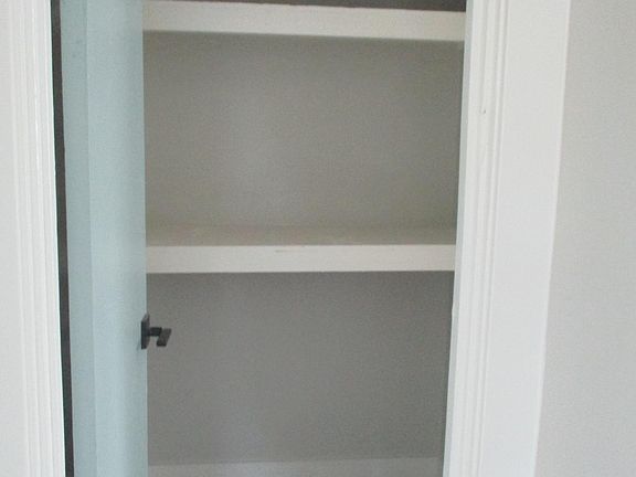 4th image of 3867 50th St