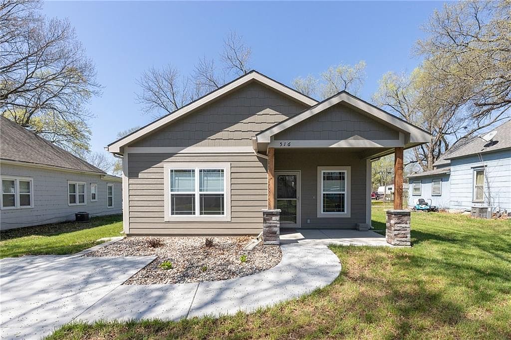 516 N Mulberry St, Ottawa, KS 66067 Zillow