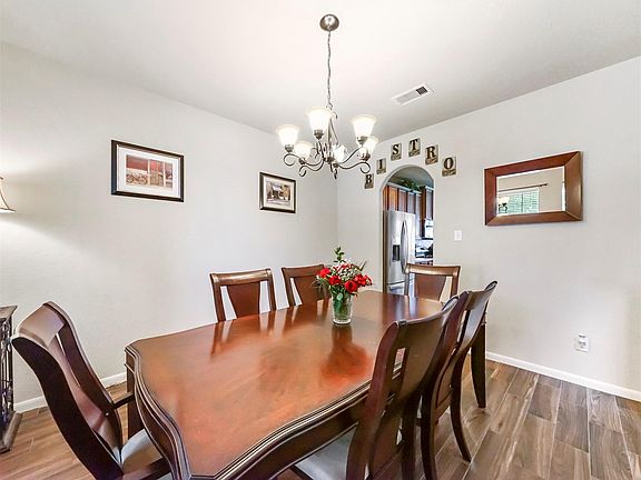 4th image of 2915 Empire Oaks Ln