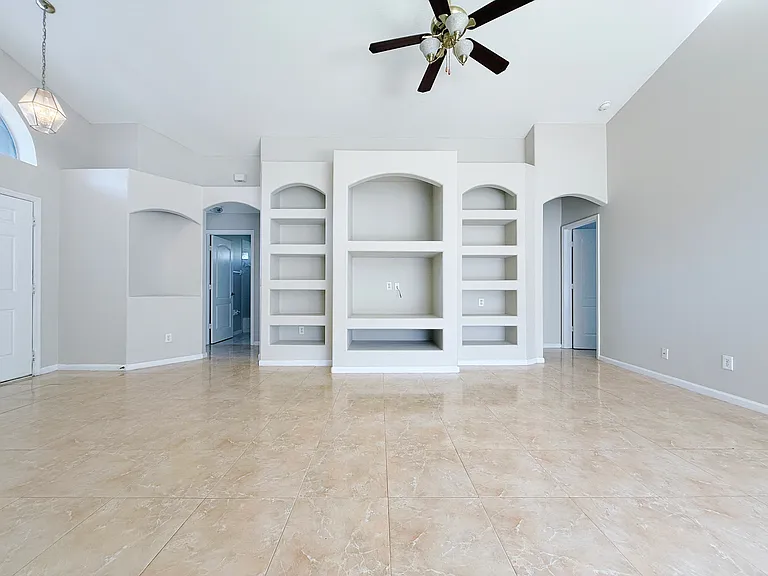 2634 Meadow Oaks Loop — Photo 3