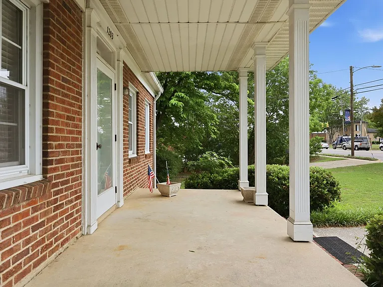 1203 S Main St — Photo 7