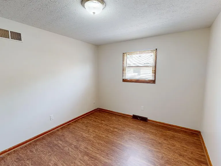 5483 Archway Dr — Photo 13