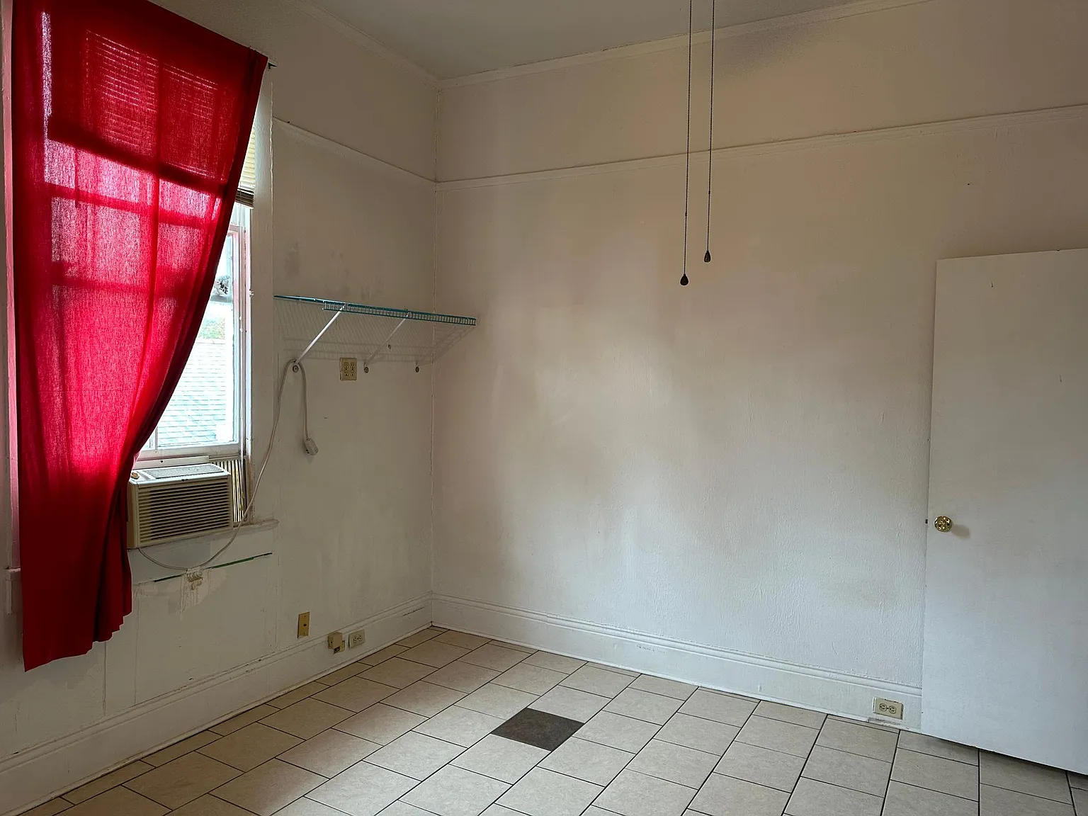 Studio, 550 sqft, $650 — Photo 3