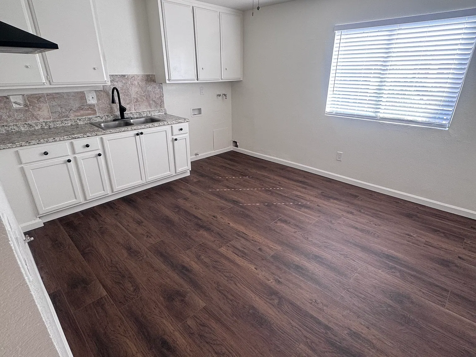 2 bed, 850 sqft, $2,395 — Photo 1