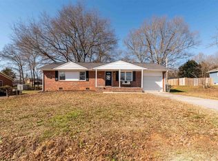 711 Hellams St, Fountain Inn, SC 29644