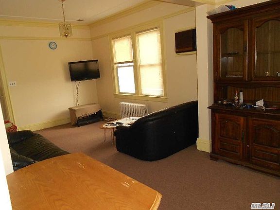 5th image of 133 Benson Ave