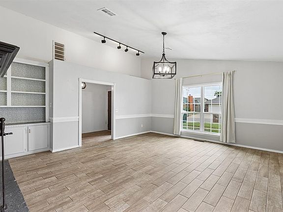 5th image of 11313 E Cimarron Dr