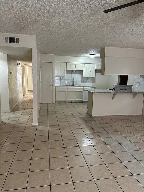3 bed, 1500 sqft, $2,200 — Photo 1