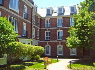 531 N Mayflower Rd #531, Lake Forest, IL