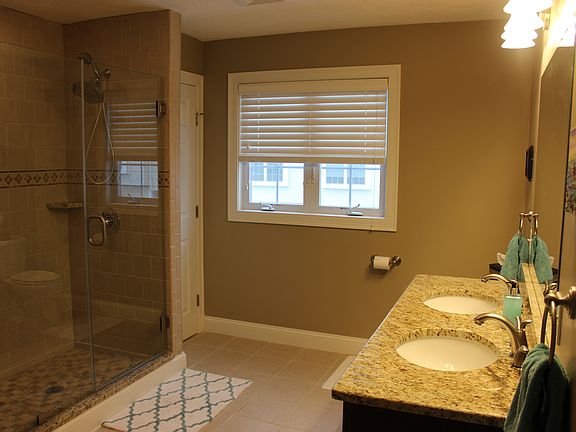 5th image of 164 Bear Hill Rd Unit 9