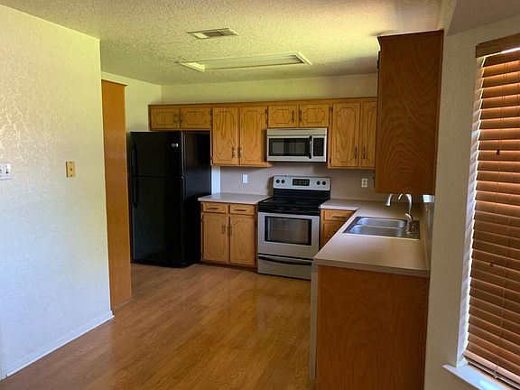 4th image of 4507 Bluestem Ln