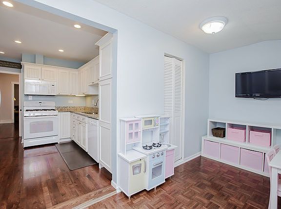5th image of 5727 N Melvina Ave