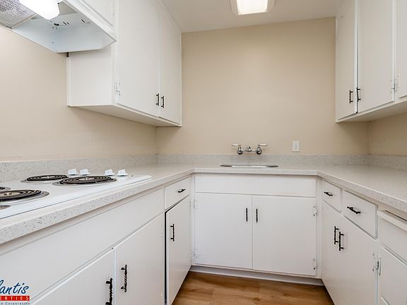 5th image of 642 Blythe Ct APT 17