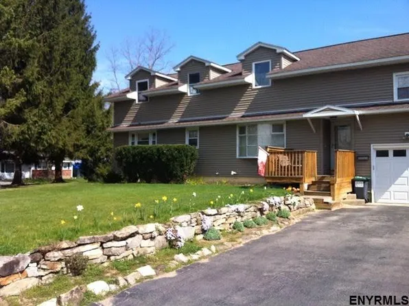 2748 Maida Ln, Schenectady, NY 12306