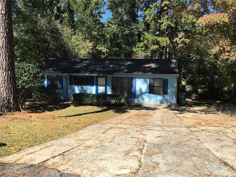 2nd image of 728 Lookout Dr