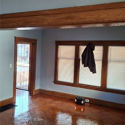 3rd image of 3301 W 94th St