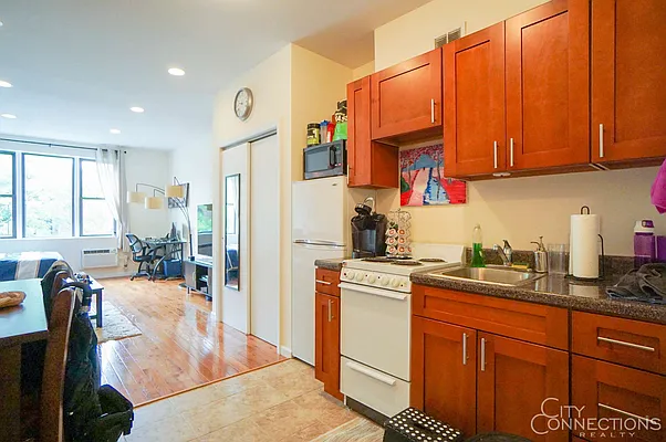 Rented by City Connections Realty | media 14