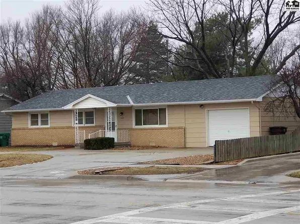 1417 N Main St, McPherson, KS 67460
