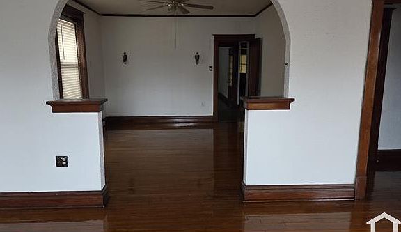 3rd image of 5126 Lexington Ave Unit 2