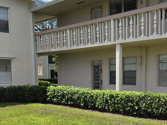 3rd image of 316 Farnham P #316