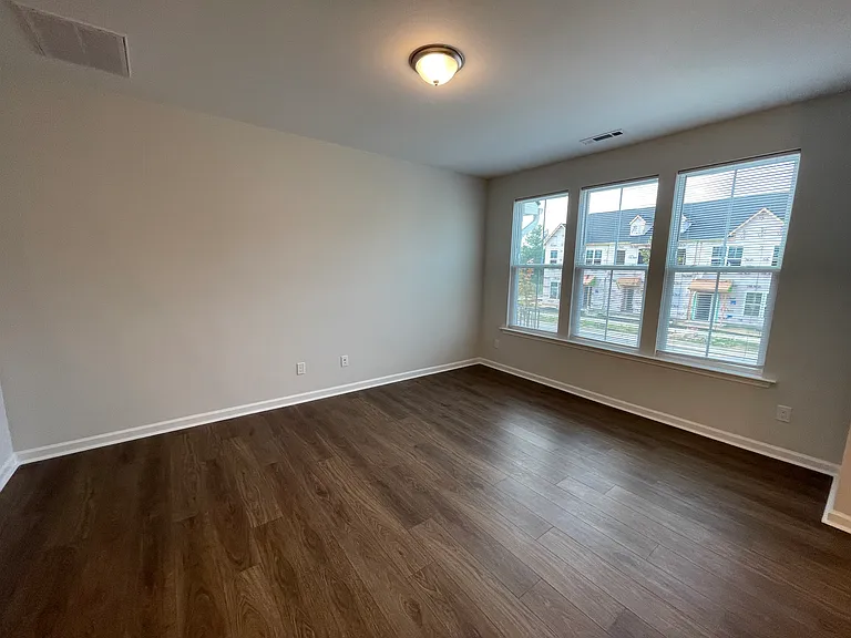 1408 Irving Hill Dr — Photo 5