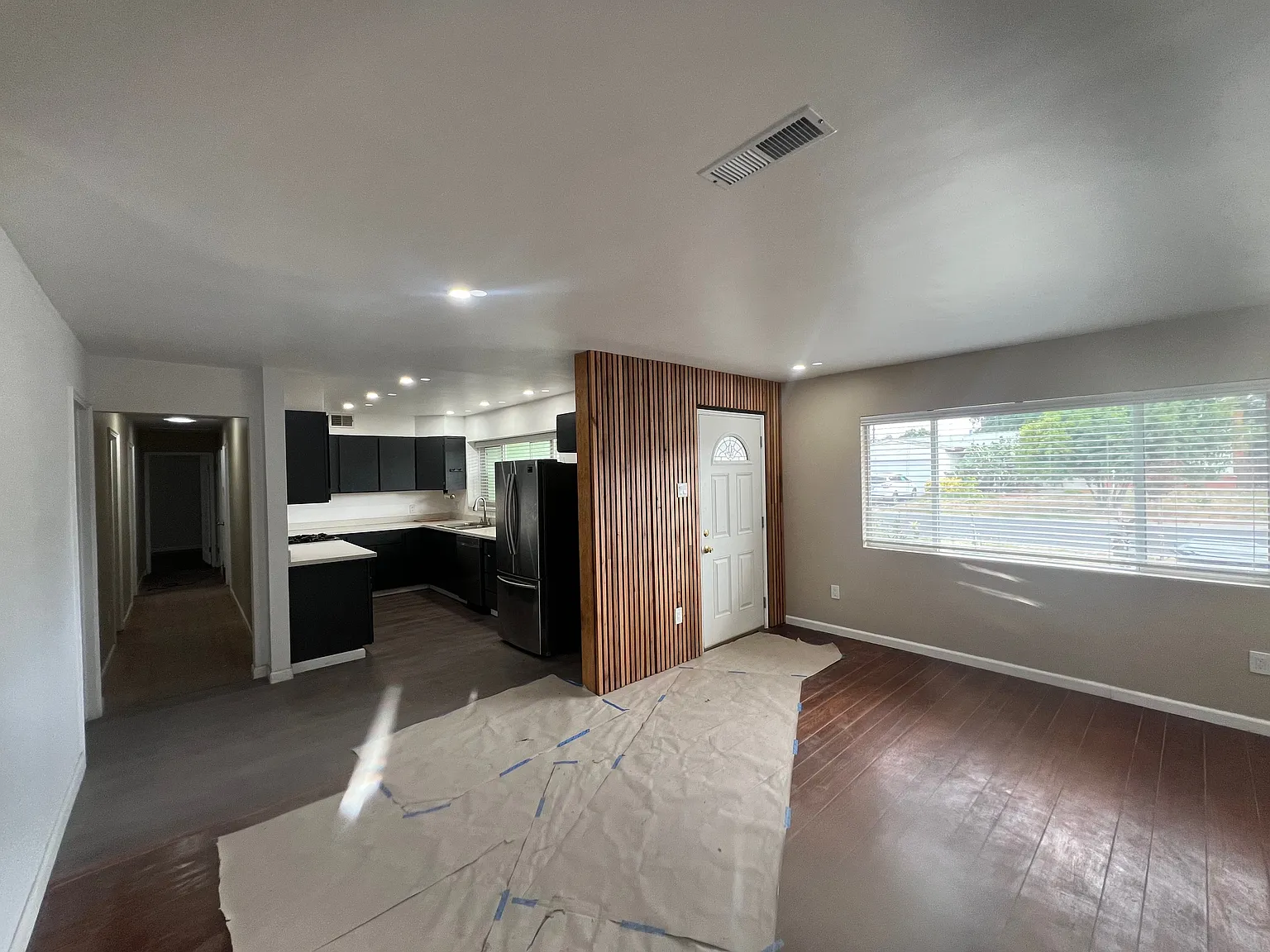 4 bed, 1574 sqft, $4,400 — Photo 3